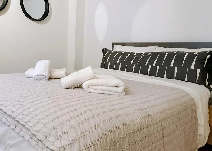 Apartman The Loft - Explore The Center On Foot - Stylish Loft - Walk To Heart Of The