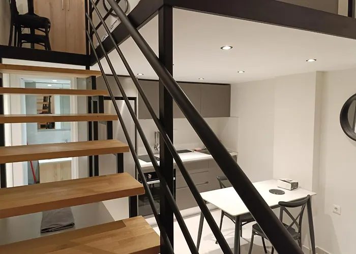 Apartman The Loft - Explore The Center On Foot - Stylish Loft - Walk To Heart Of The *